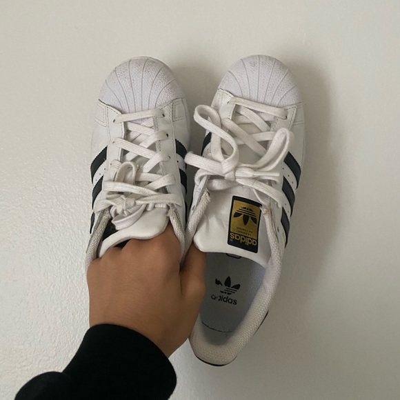 Adidas shoes - Picture 2 of 6